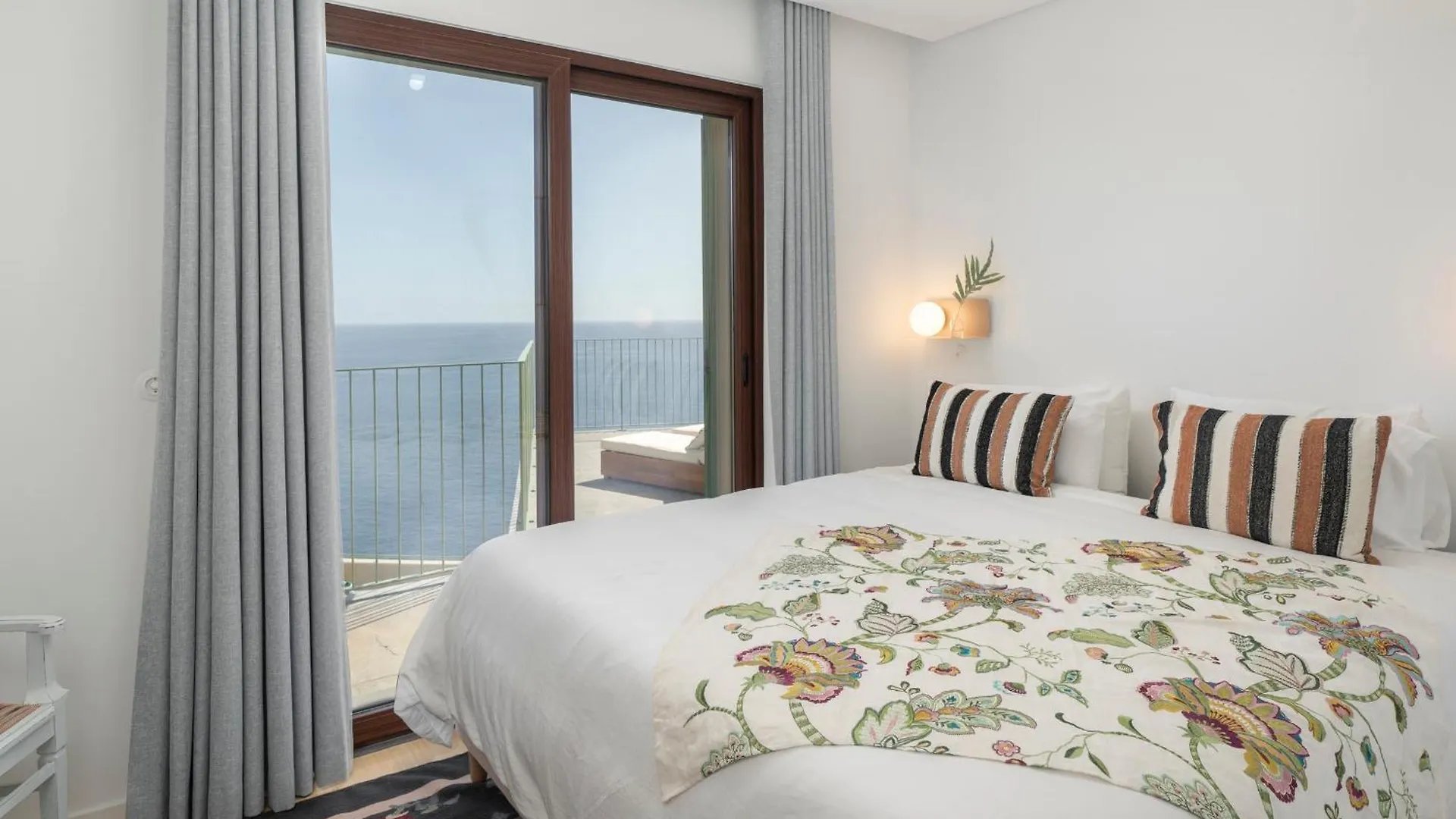 Islander - Funchal Seaside Villas