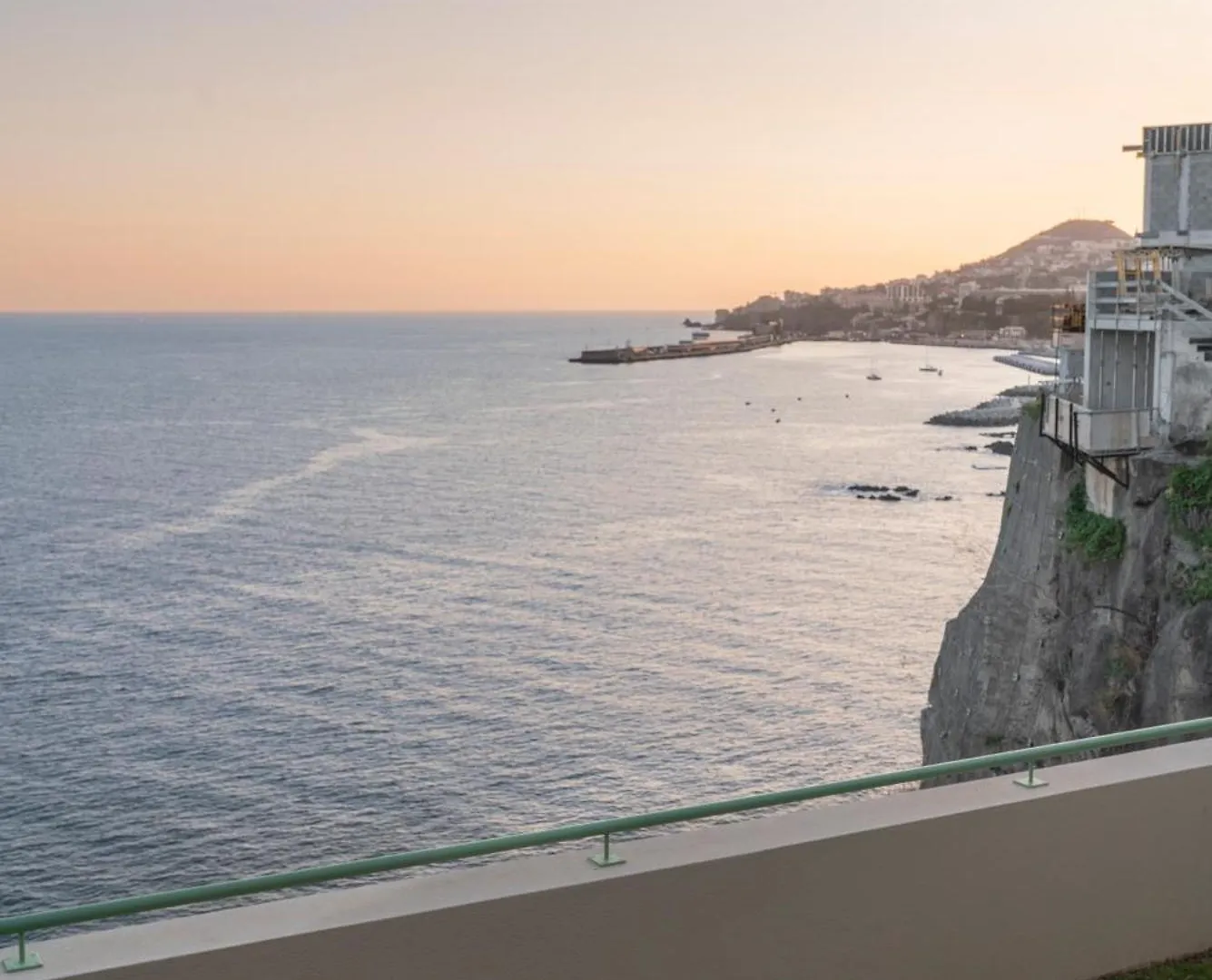 Islander - Funchal Seaside Villas